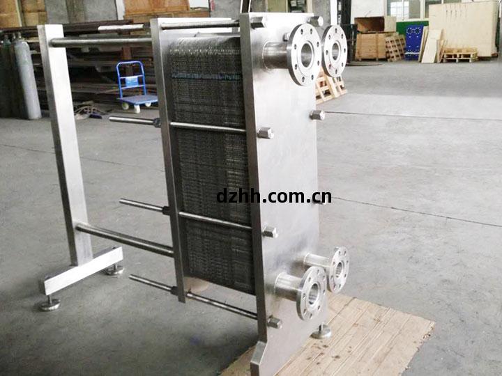 煙(yan)臺(tai)張裕集(ji)團(tuan)有限公司(si)定(ding)制專用(yong)食品(pin)級換熱器(qi)